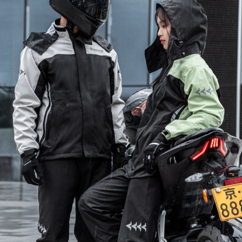 Completo Impermeabile per Moto - Cycling Commuter Rain Jacket recensione e prezzo